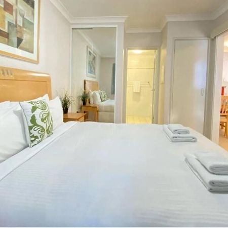 City & Lakeside With Free Parking, Pool And 10 Mins Walk Into The City Περθ Εξωτερικό φωτογραφία