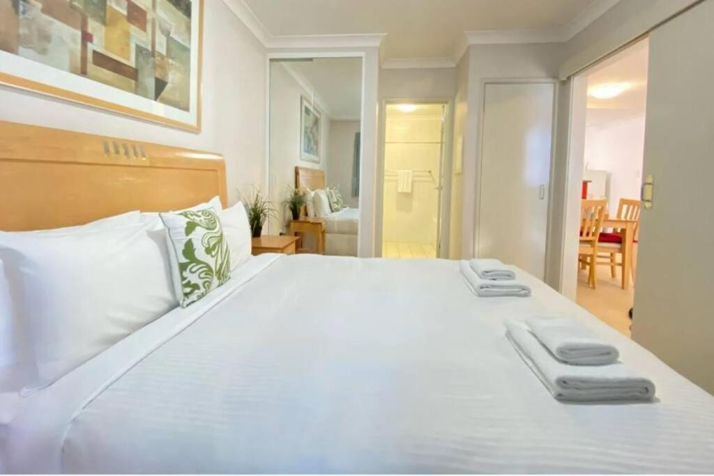 City & Lakeside With Free Parking, Pool And 10 Mins Walk Into The City Περθ Εξωτερικό φωτογραφία