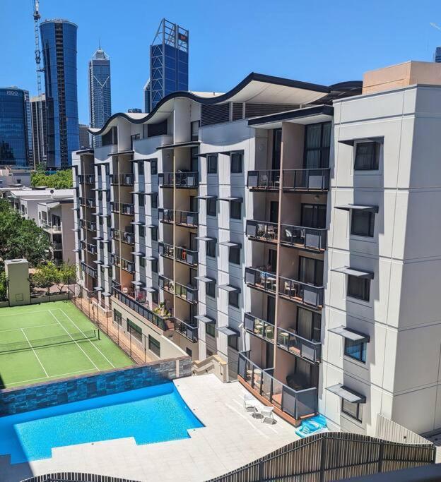 City & Lakeside With Free Parking, Pool And 10 Mins Walk Into The City Περθ Εξωτερικό φωτογραφία