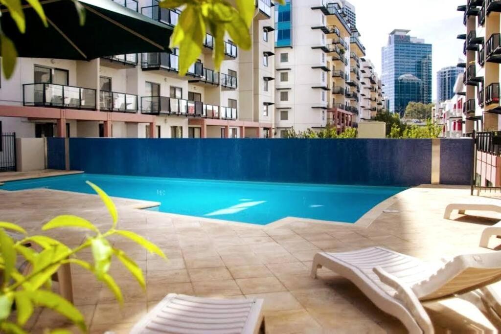City & Lakeside With Free Parking, Pool And 10 Mins Walk Into The City Περθ Εξωτερικό φωτογραφία