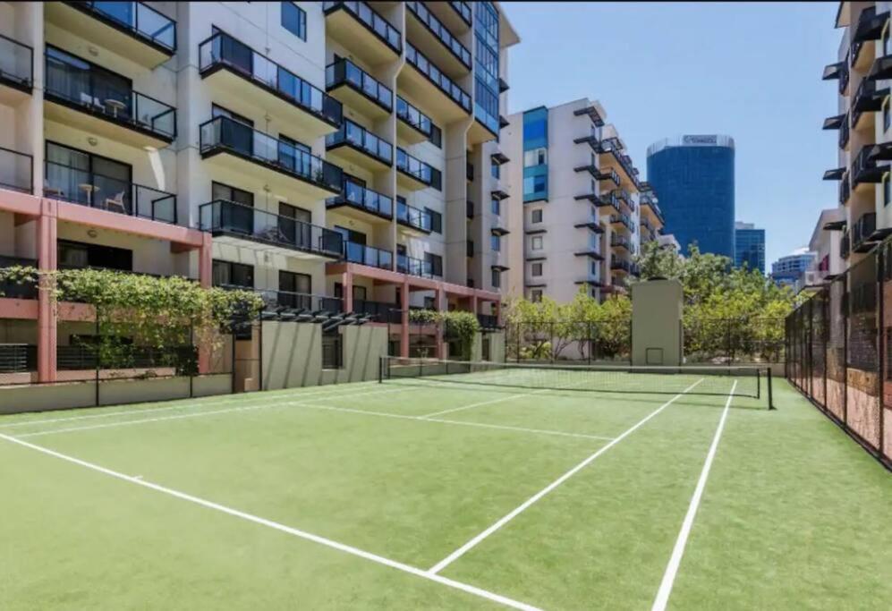 City & Lakeside With Free Parking, Pool And 10 Mins Walk Into The City Περθ Εξωτερικό φωτογραφία
