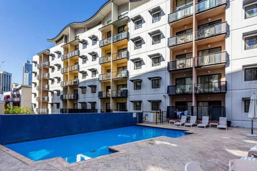 City & Lakeside With Free Parking, Pool And 10 Mins Walk Into The City Περθ Εξωτερικό φωτογραφία